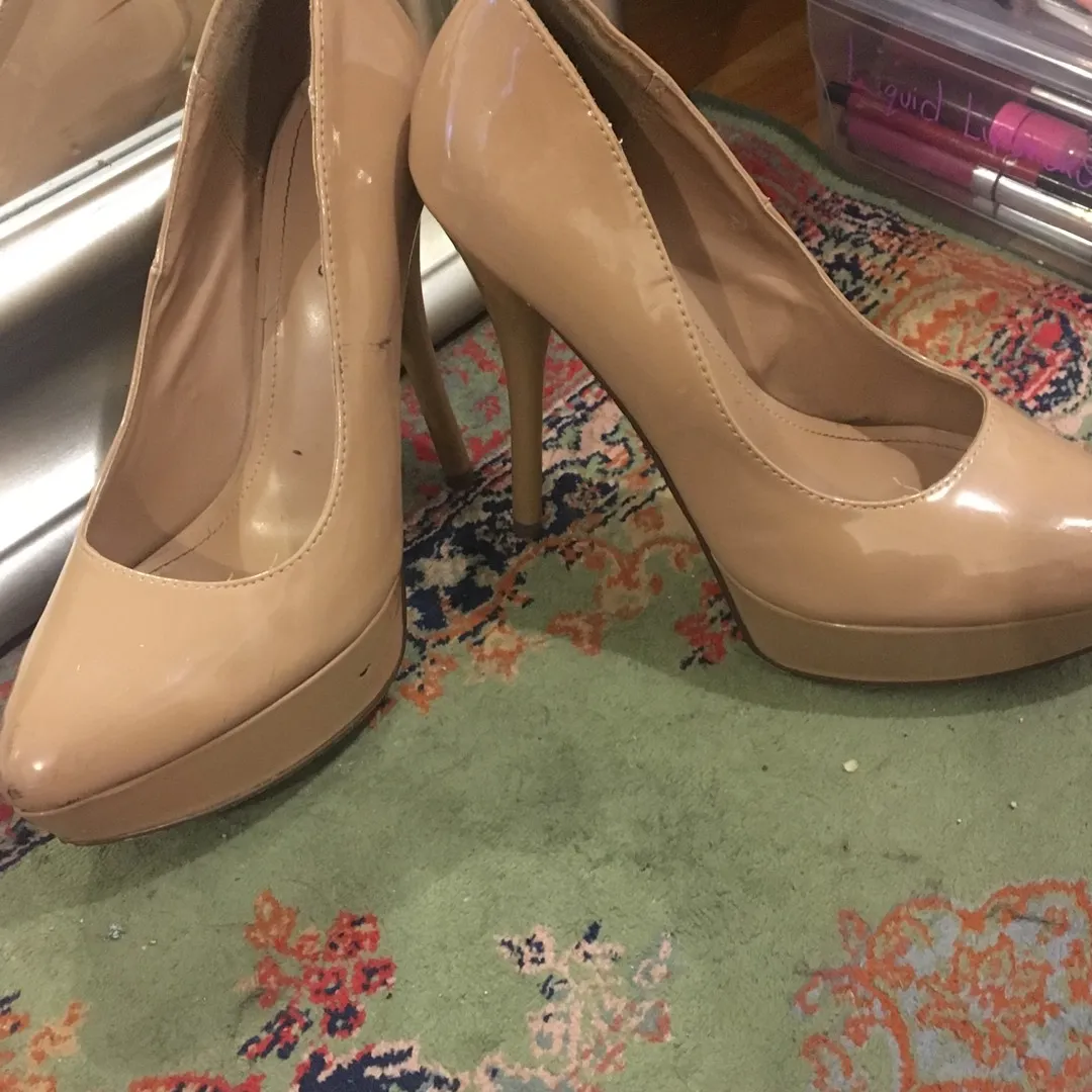 Six Inch Nude Pumps Size 9 photo 1