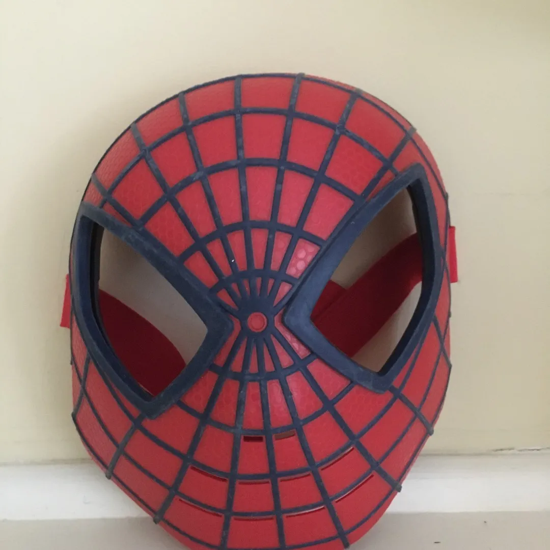 Spider-Man Mask photo 1