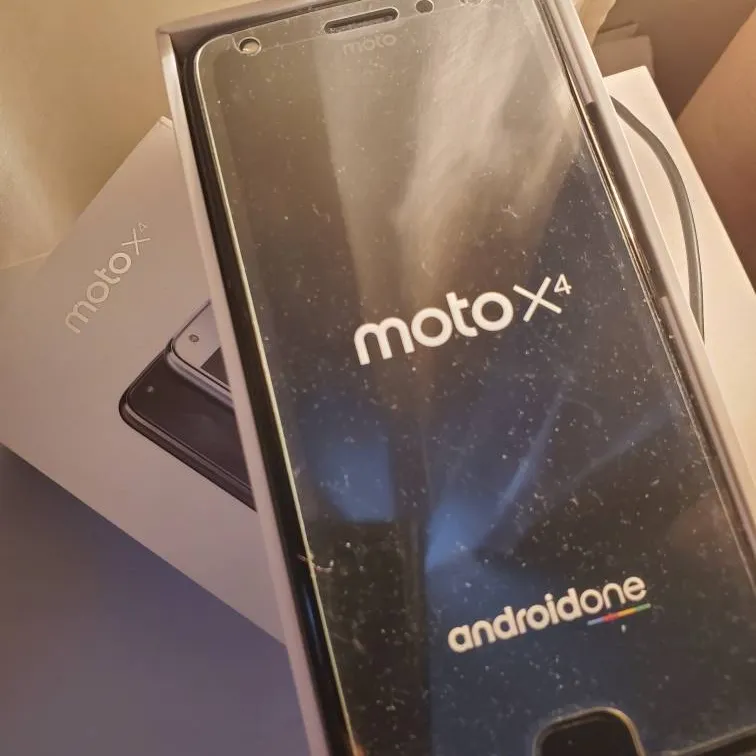 Unlocked Motorola Moto X4 photo 1