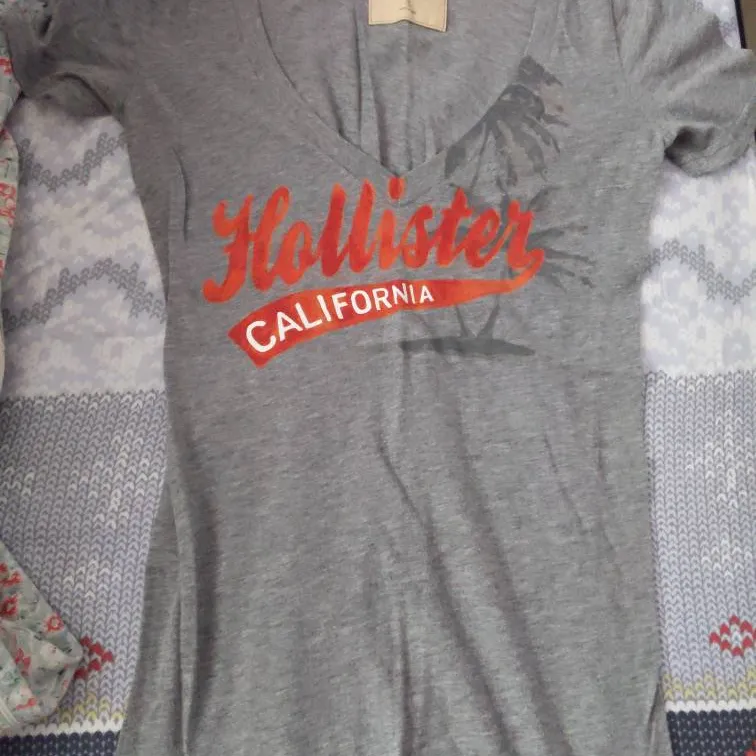 Hollister T Shirt photo 1
