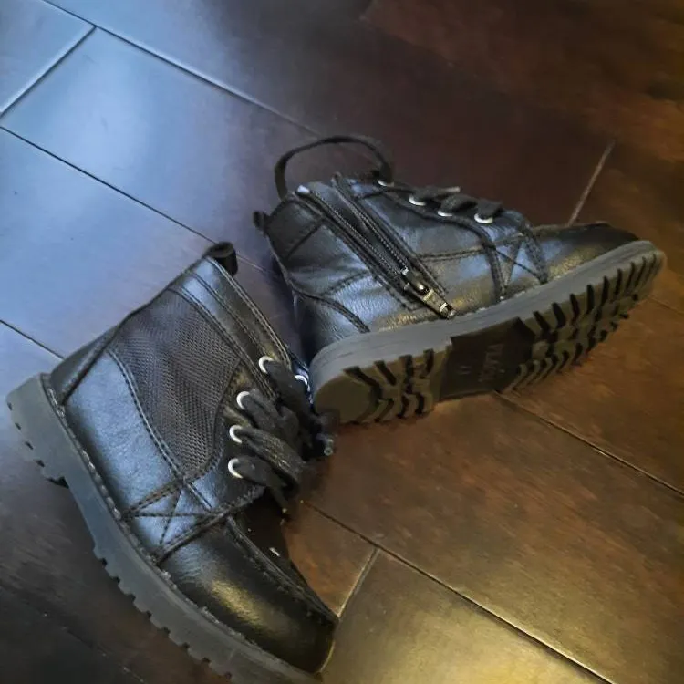 Used But Good Thread Kids Winter Boots, Sz 7 photo 1
