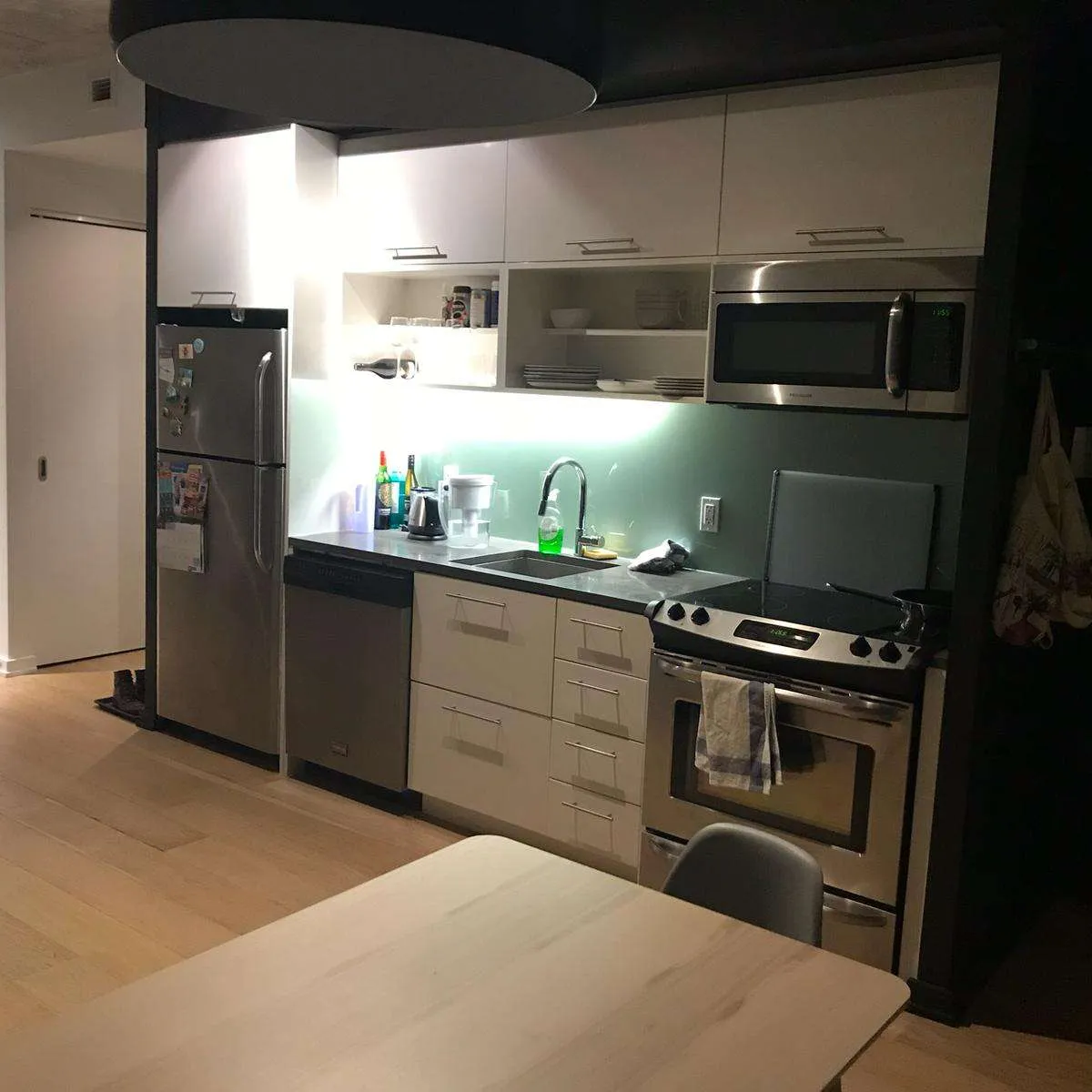 Looking for roommate for Aug 1 2-bedroom condo at King and DVP photo 4