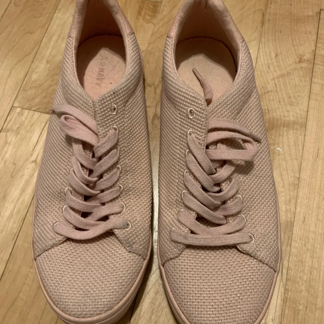Old Navy Pink Sneakers photo 1