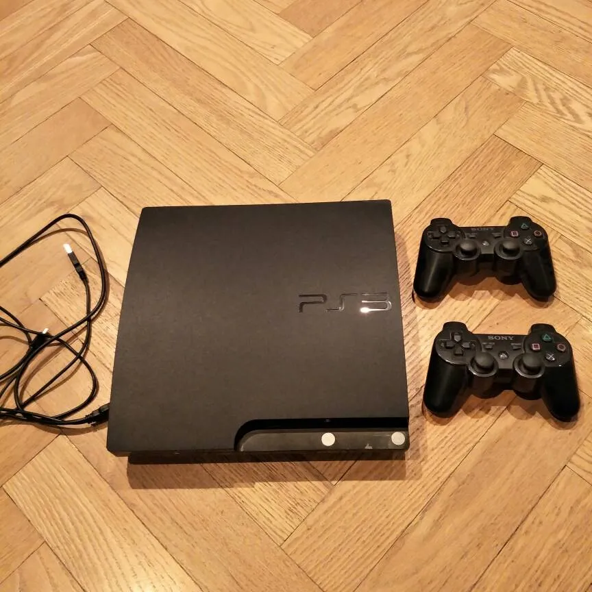 PS3+Two Controllers photo 1