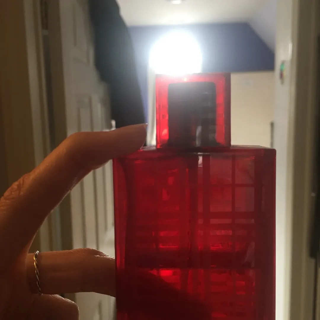 Burberry Brit Red photo 3