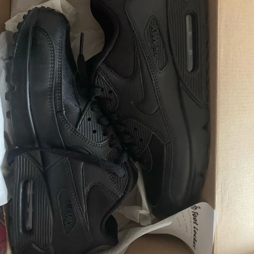 Brand New Women’s Air Max 90 Size 9 photo 1
