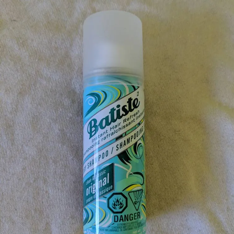 Mini Batiste Dry Shampoo photo 1