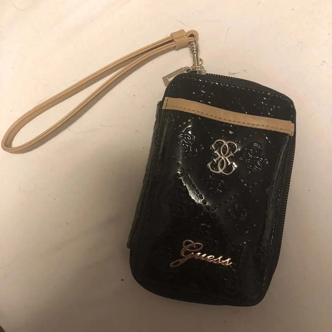 Guess Phone Holder/purse photo 1