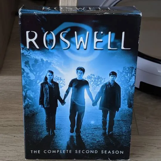 Roswell Season 2 DVD photo 1