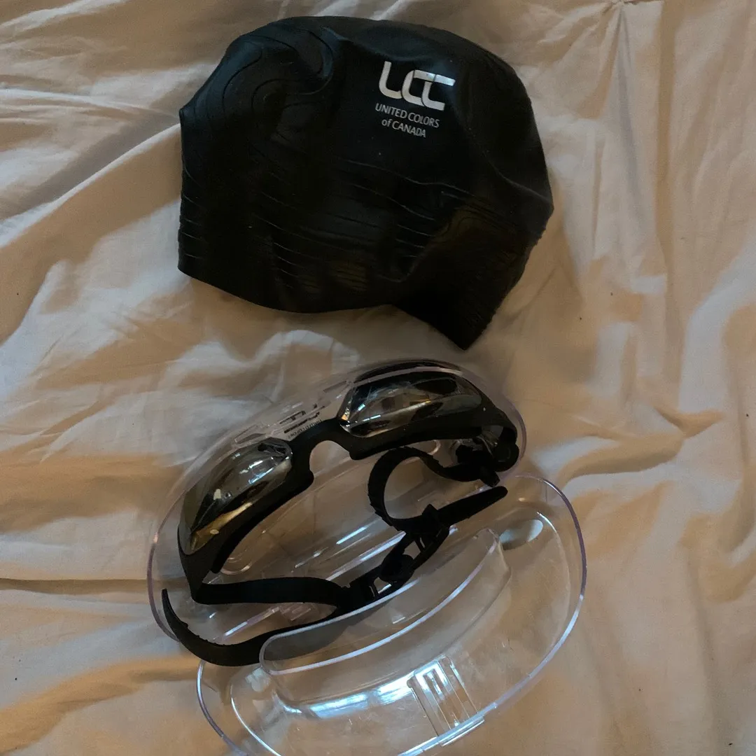 Swimming Cap And Goggles photo 1