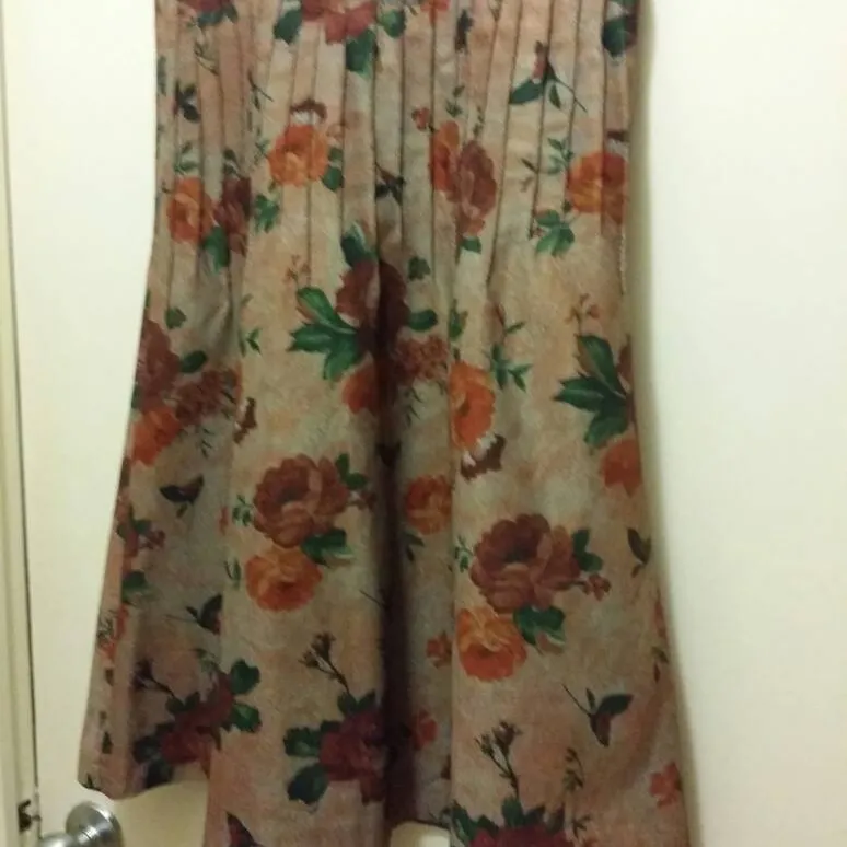 Great Floral Skirt Small photo 1