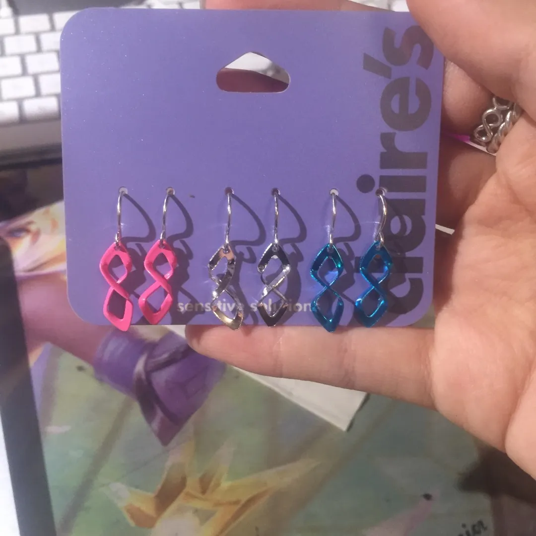 Claire’s Earrings photo 1