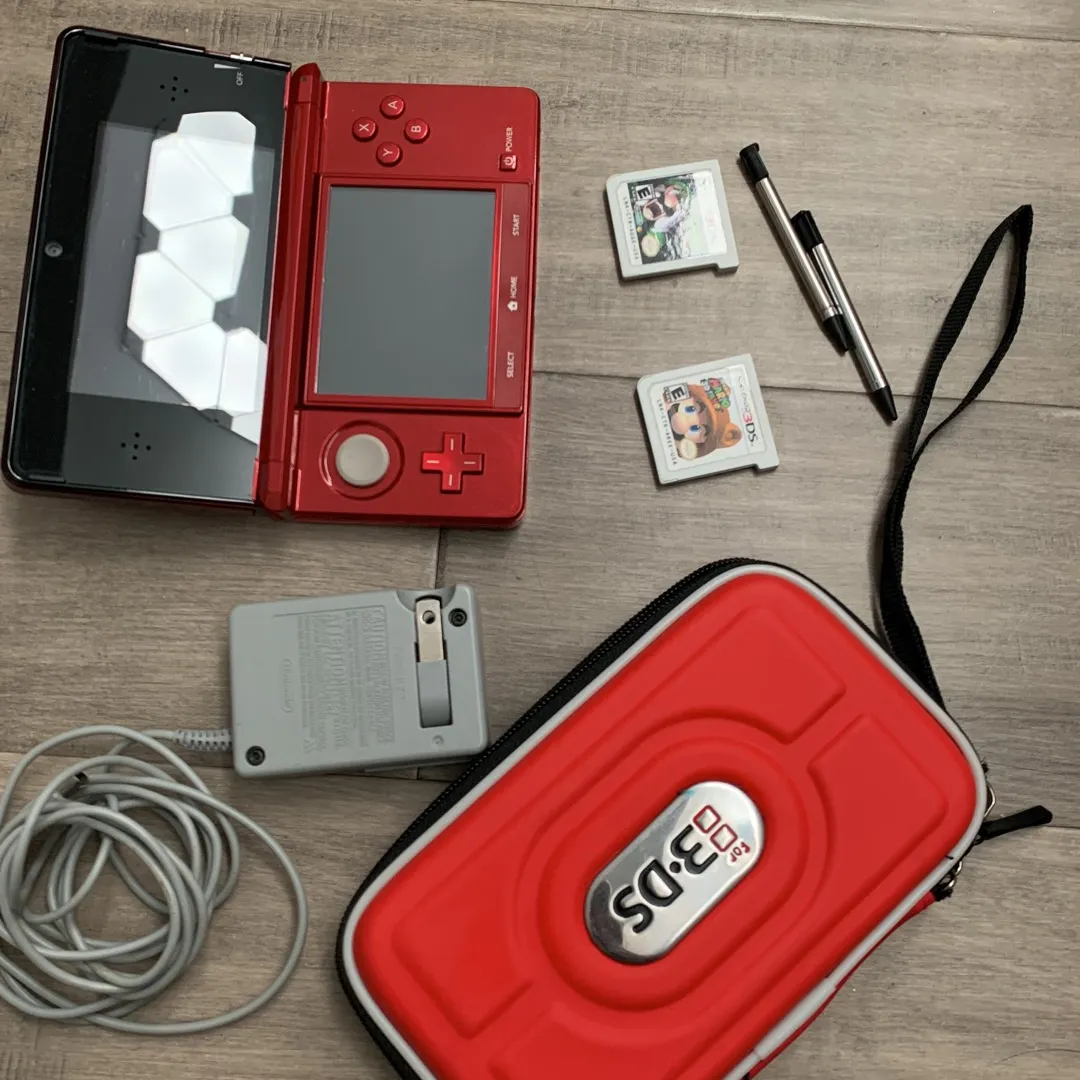 Nintendo 3DS With Accessories photo 5