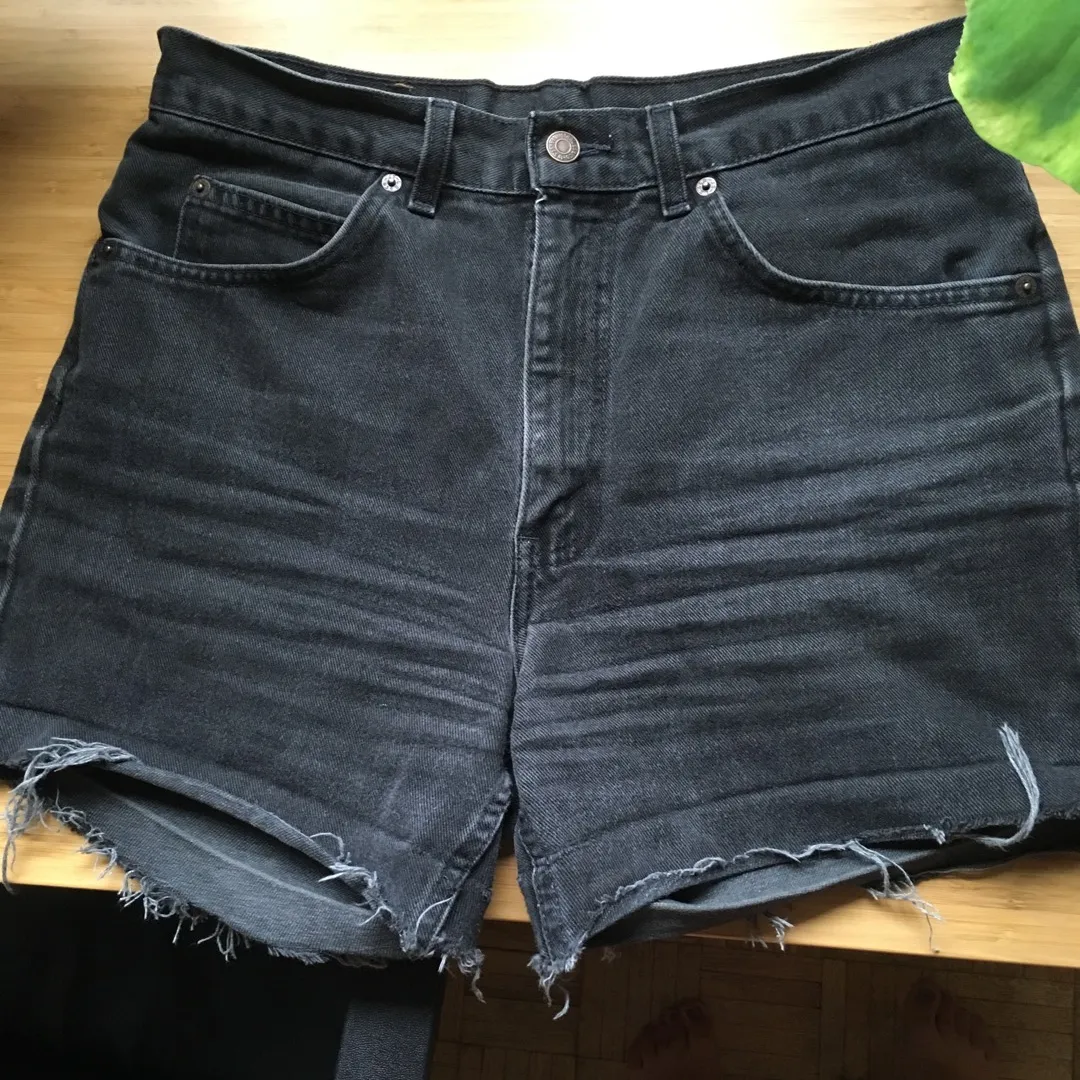 30 Levi’s Black Cutoff Jean Shorts photo 1