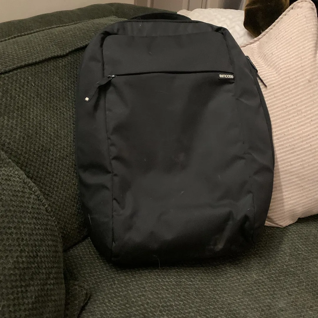 InCase Single Strap Backpack photo 1