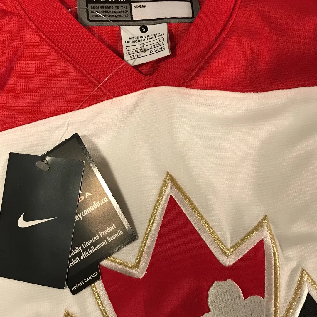 🏒 New With Tags Nike Team Canada Hockey Jersey 🏒 photo 4