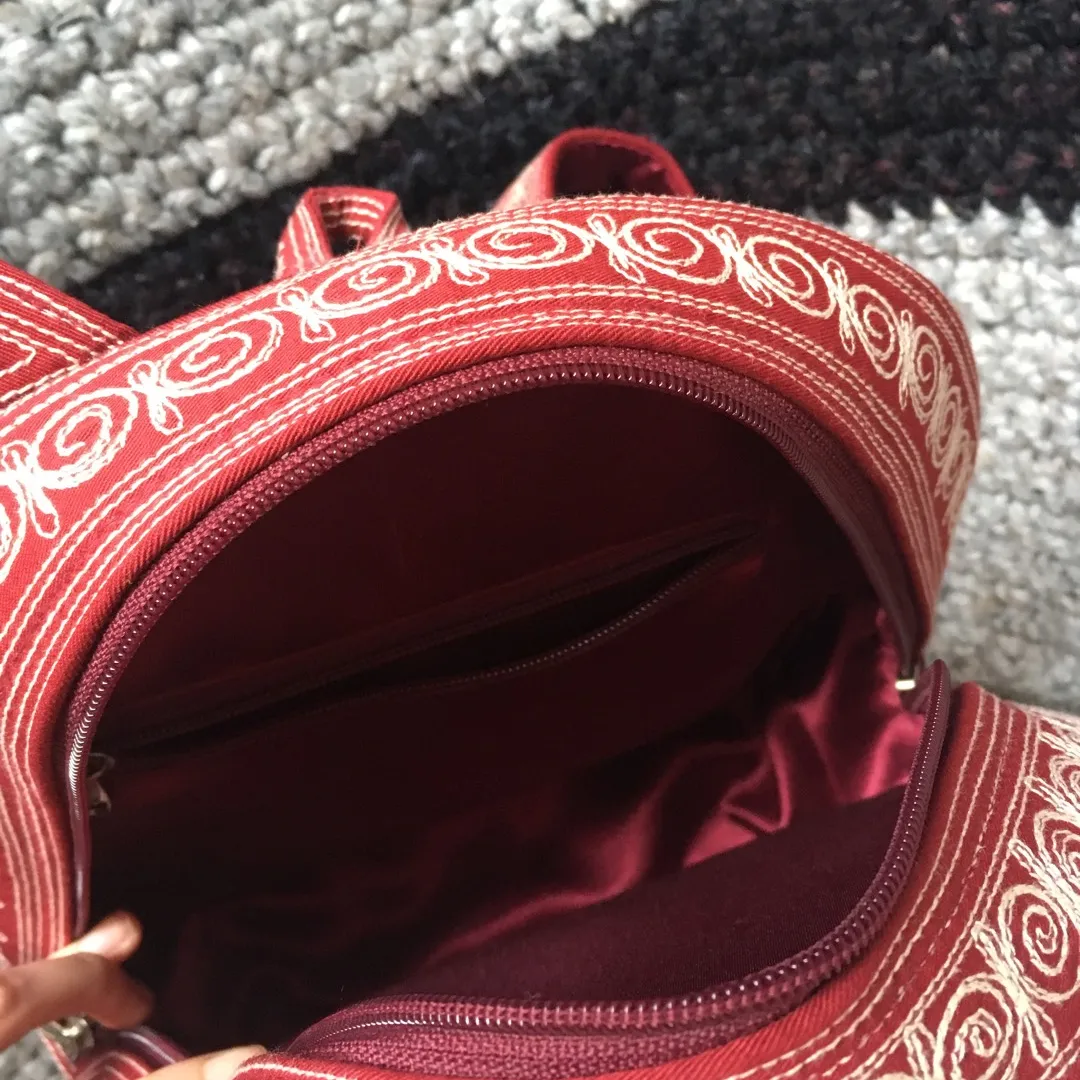 embroidered cloth backpack photo 4
