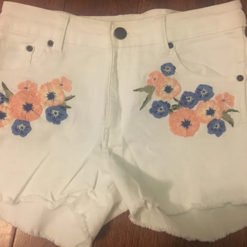 French Connection Embroidered Shorts (sz4) photo 1