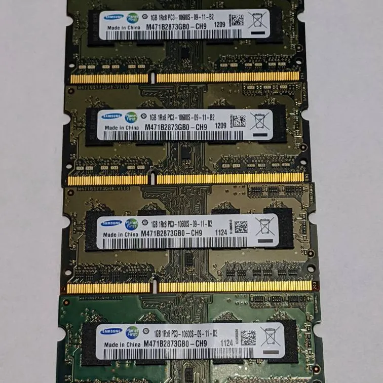 Samsung 1GB (×4) PC3-10600S 1066MHz DDR3 Notebook RAM (EUC - ... photo 1