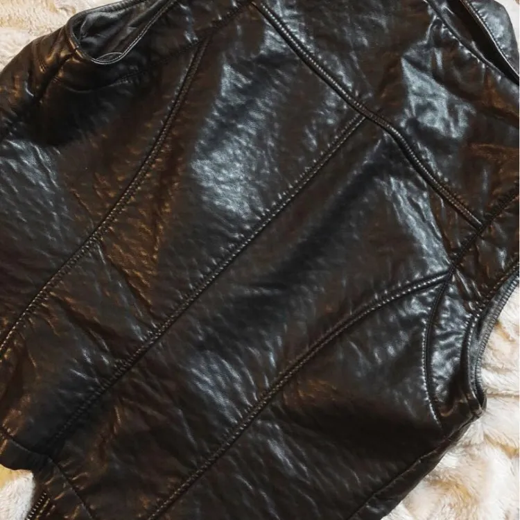 Blanc Noir Faux Pebbled Leather Motorcycle Vest photo 3