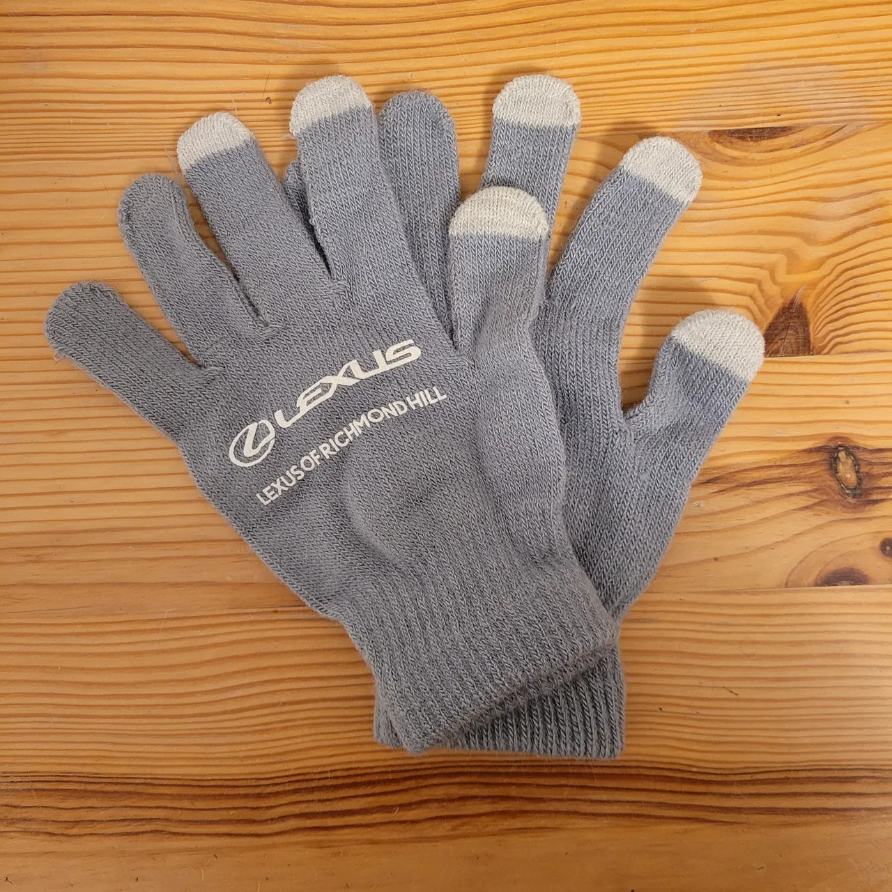 Free gloves photo 1