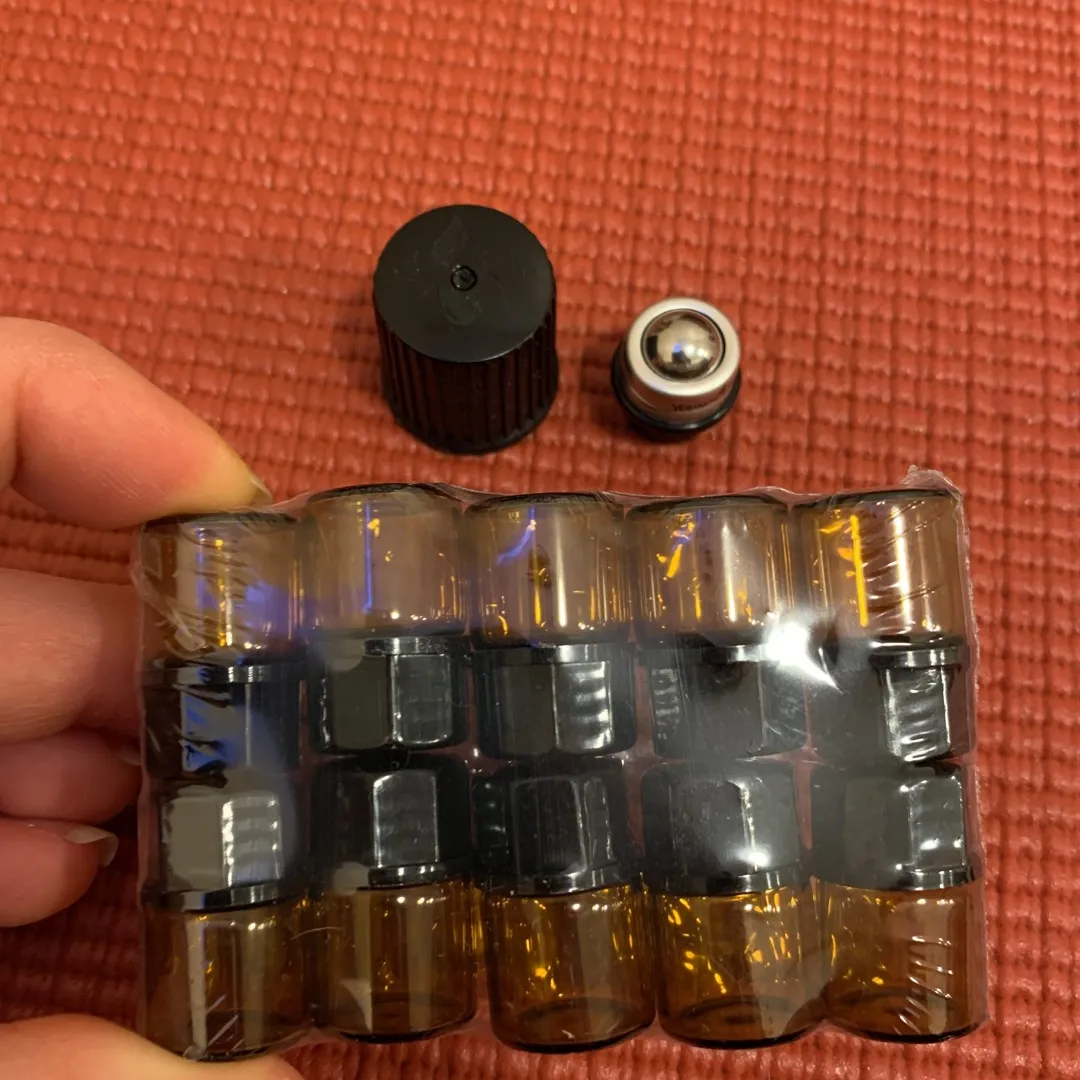 10 Essential Oil Mini Bottles photo 1