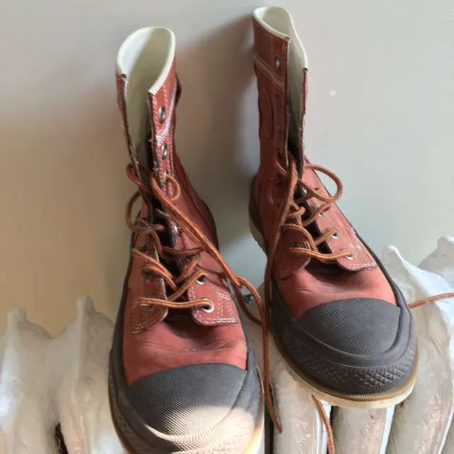 Converse Boots/Shoes photo 1