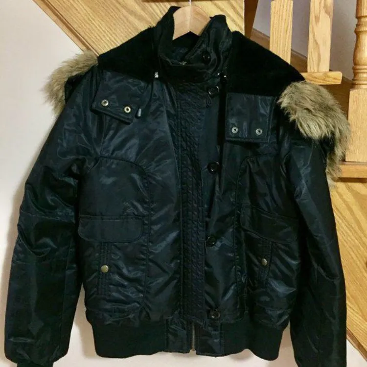 Black bomber-style jacket, size Medium photo 1