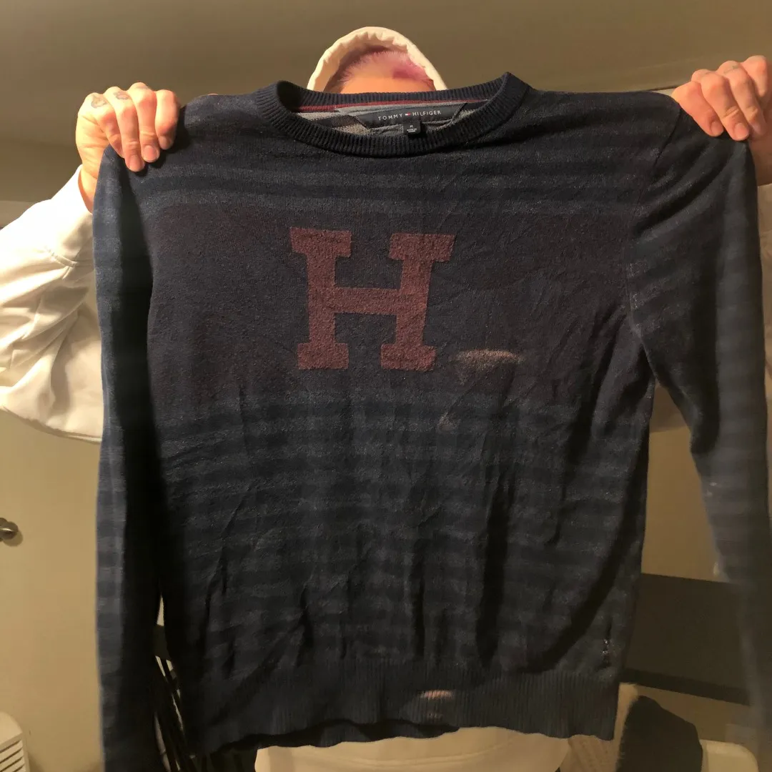 Tommy Hilfiger sweater sz M photo 1