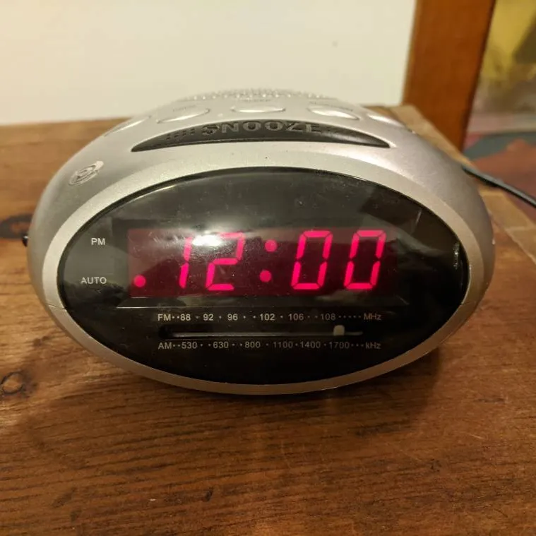 Radio Alarm Clock photo 1