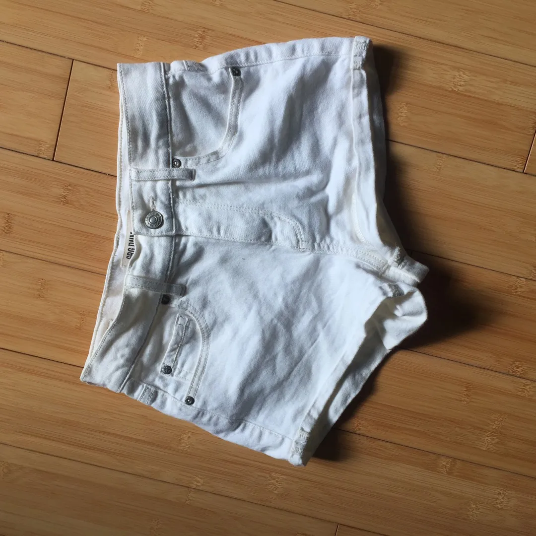 GARAGE white denim shorts size 00 photo 1