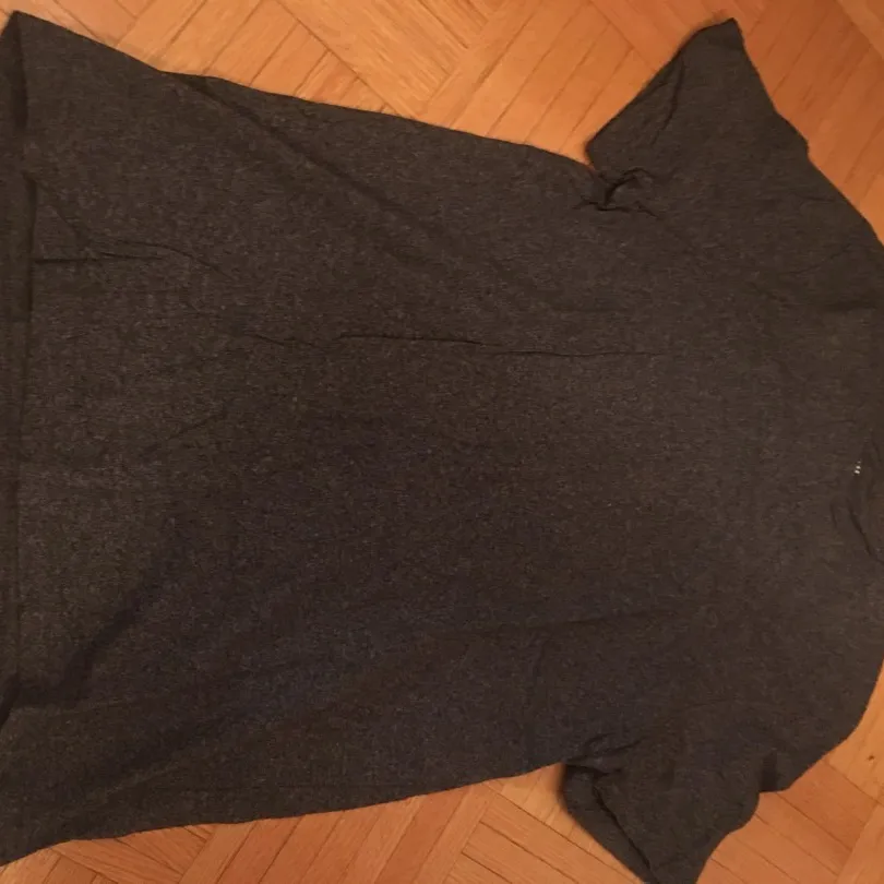 H&M’s T Shirt EUR M Size photo 1