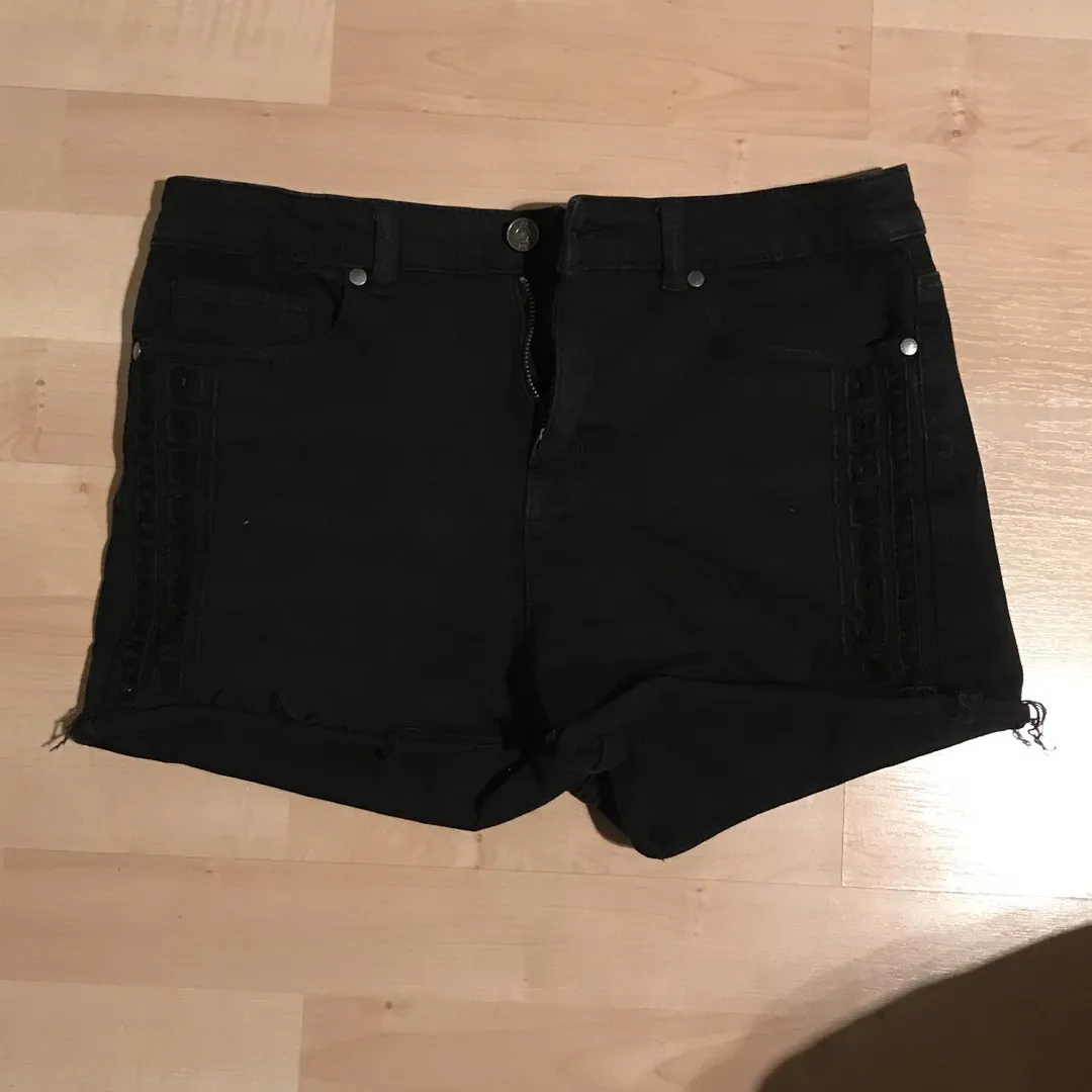 High rise black jean shorts photo 1