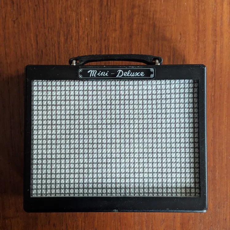 Fender Mini-Deluxe Battery-powered Amplifier photo 1