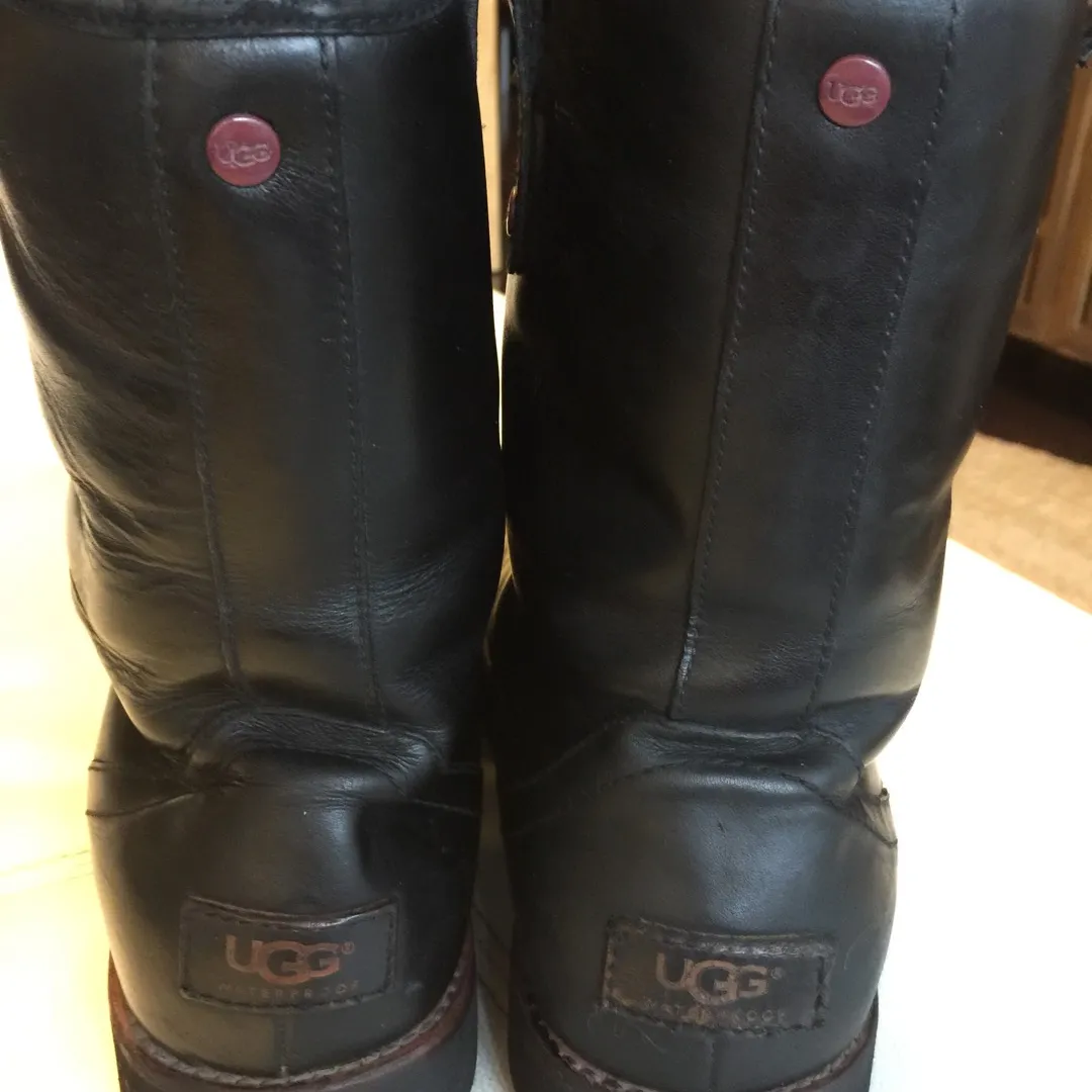 Men’s Ugg Winter Boots Size 9 photo 4