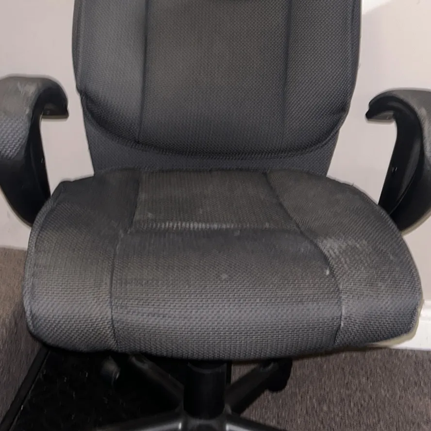 Office chair photo 1