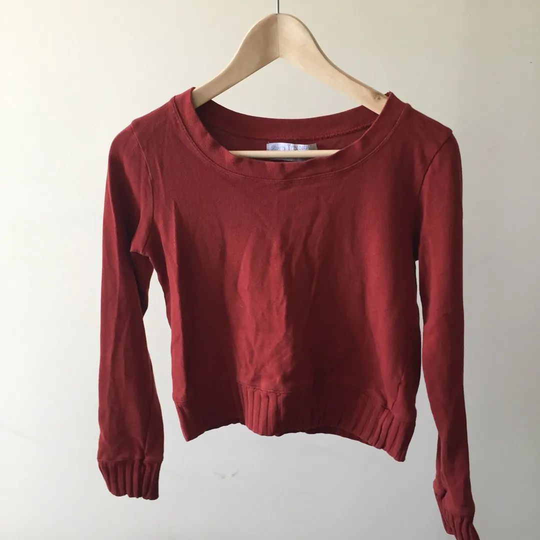 Orange-red cropped sweater photo 1