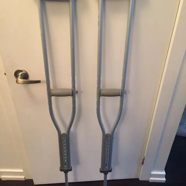 Standard Adult Aluminum Crutches photo 1