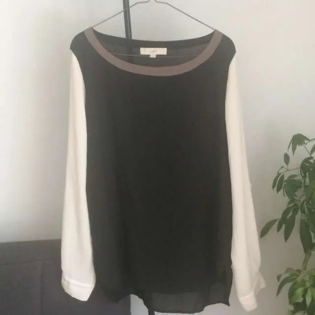 Long Sleeve Top From Loft Size L photo 1