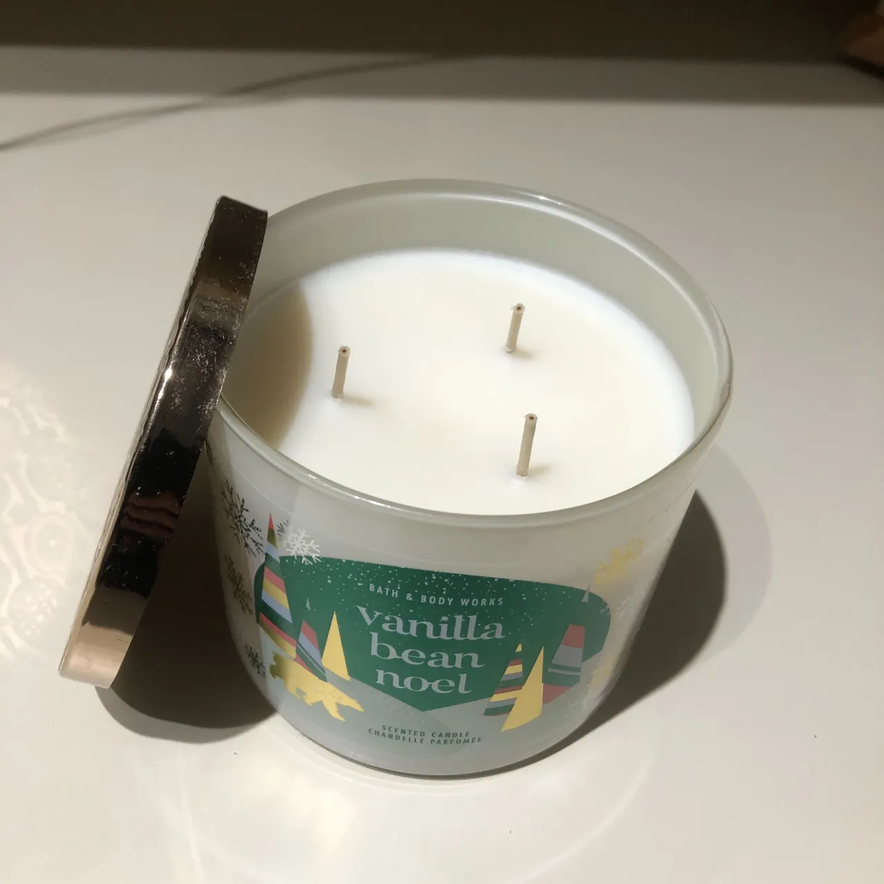 Large Vanilla Scented Candle photo 3