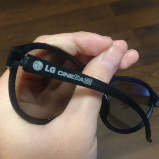 LG 3D TV Glasses photo 3