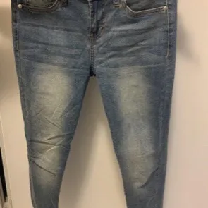 Guess Size 27 Jeans photo 3