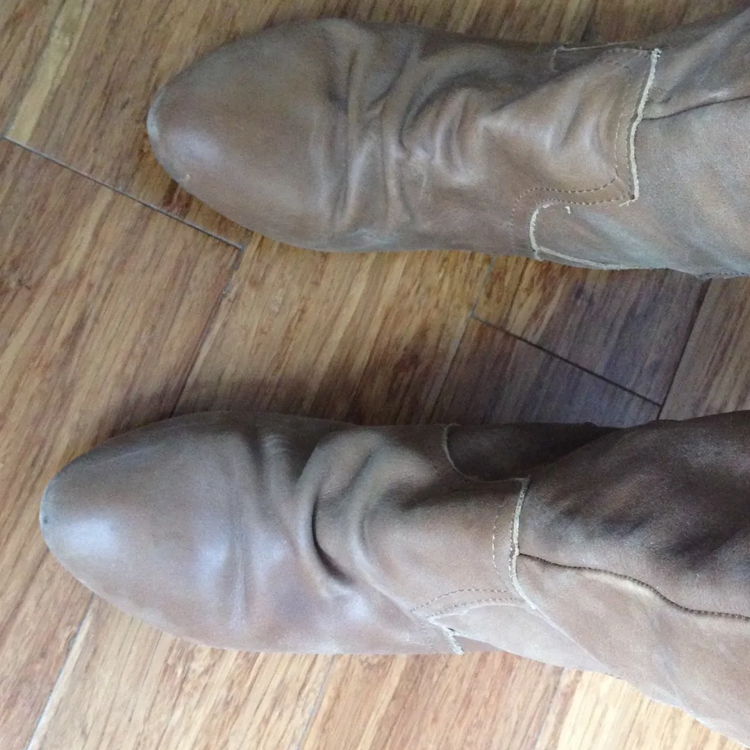 Leather Boots Size 6 photo 4