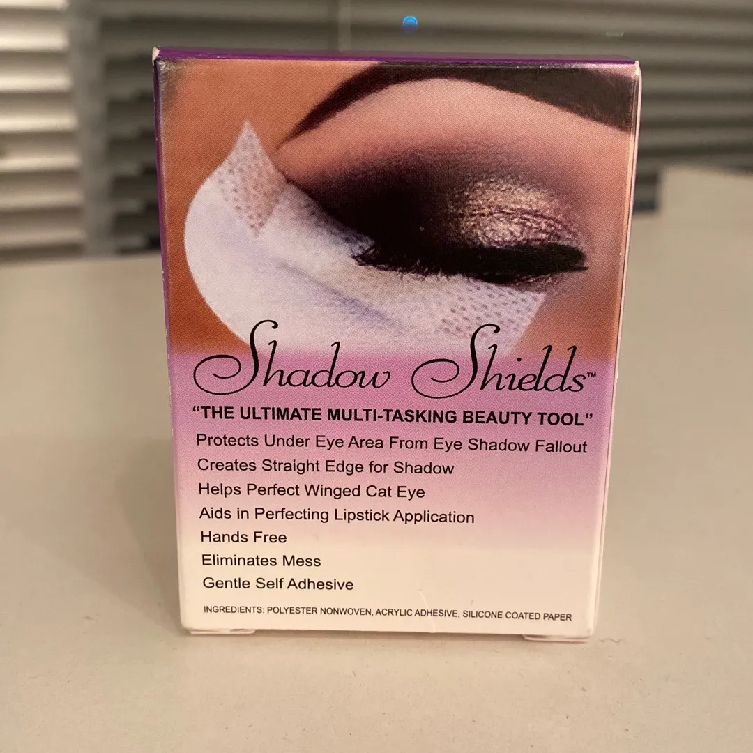 30 Eyeshadow Shields photo 3