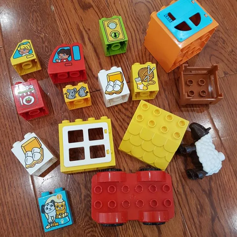 75 Piece Duplo Lego Set photo 1
