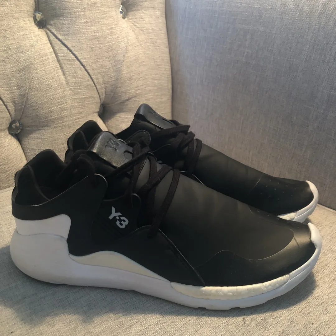11.5 Y-3 Men’s shoes Black And White Runners Basketball Shoes photo 1