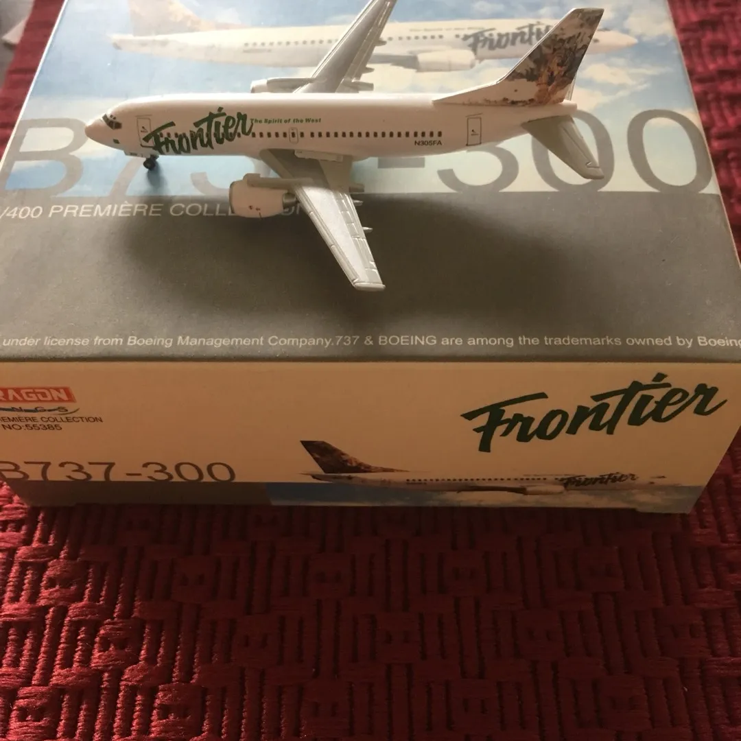 Frontier 1:400 737-300 photo 3