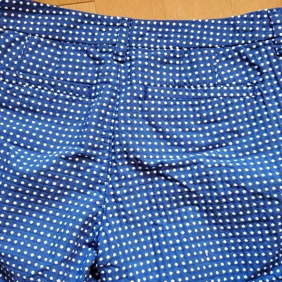 🎁Old Navy Blue And White Polka Dotted Shorts Size 2 photo 4