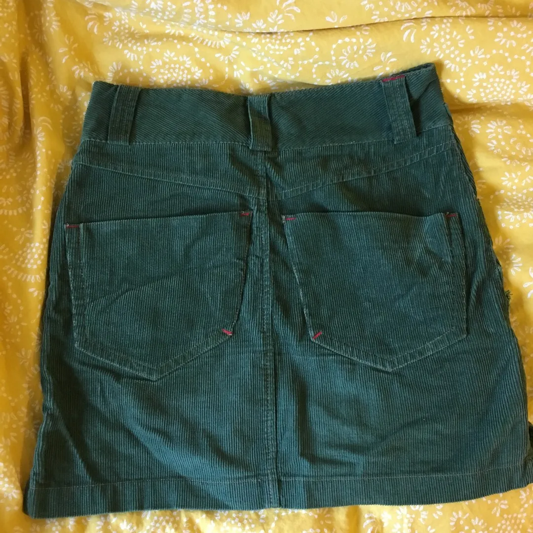 High-waisted Forest Green Cord Mini Skirt photo 5