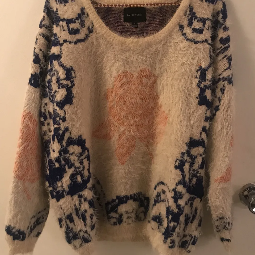 Super Soft Anthropologie Sweater (size L) photo 1